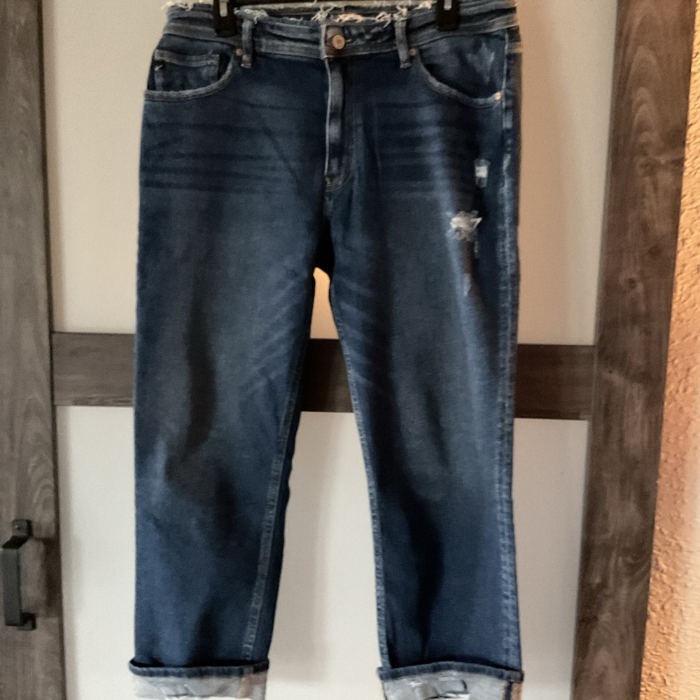 EUC- KanCan distressed ankle jeans